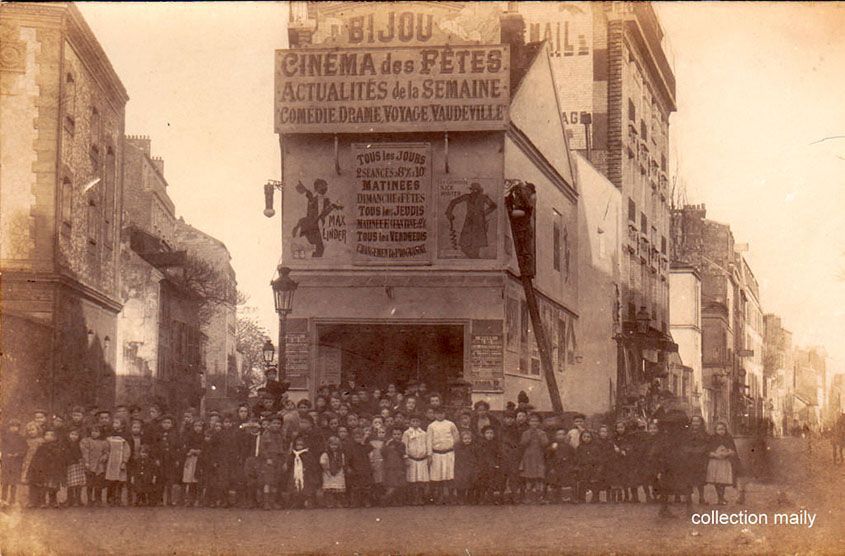Paris - Rue du Pré Saint-Gervais au N° 44 et à l'angle de la rue des Bois, le cinéma Bijou avec à l'affiche un Max Linder et un film "Nick Winter".