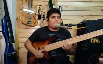 "Poema"  de Carlos Oquendo de Amat, Interpretado en el bajo por Alvaro Sovero