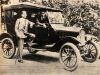 Oquendo de Amat (en el auto) y Adalberto Varallanos